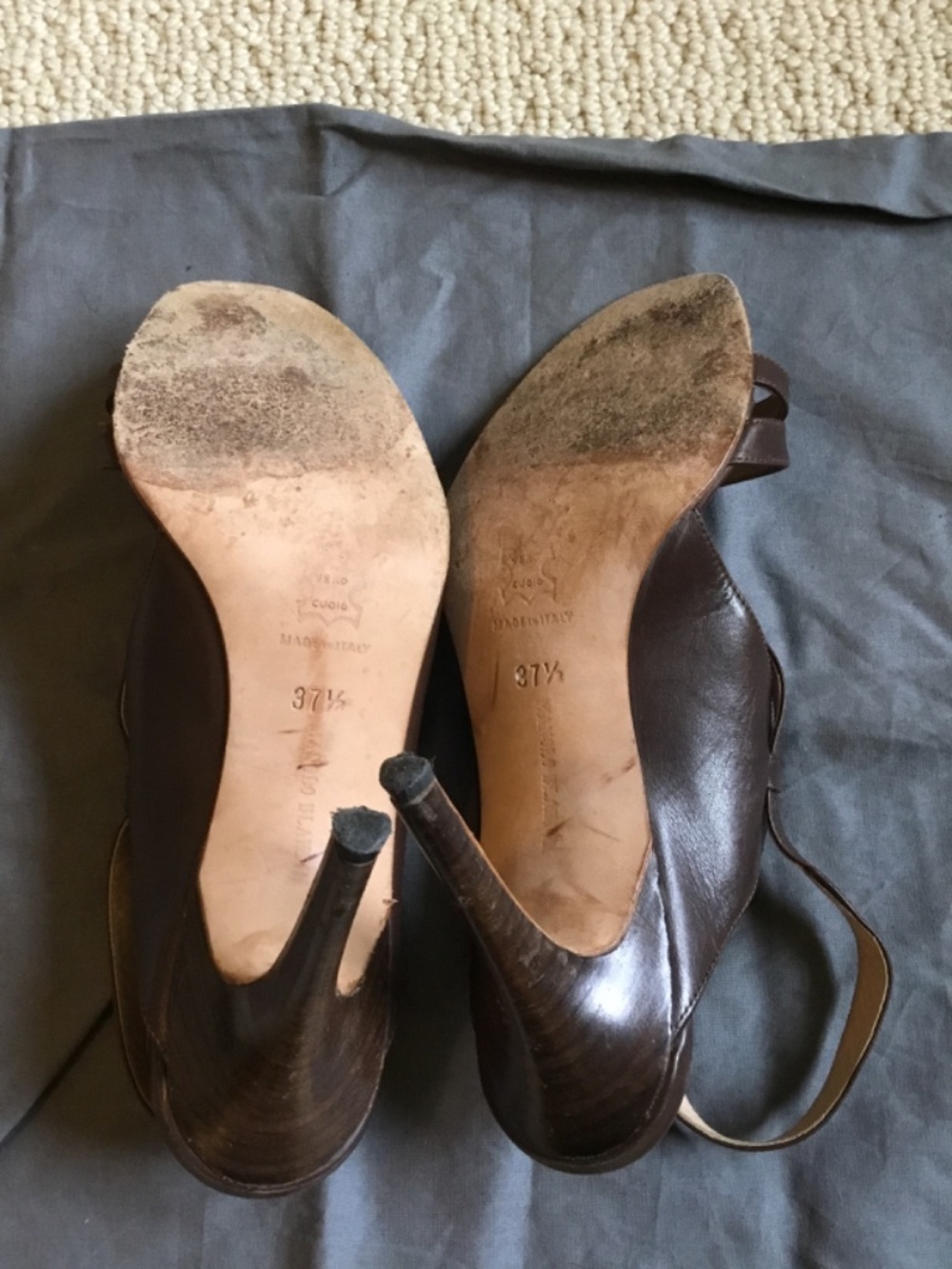 Manolo Blahnik brown leather slingback sandals - Picture 3 of 12
